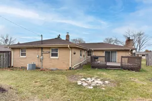 8115 W Acacia St, Milwaukee, WI 53223 - Photo 29