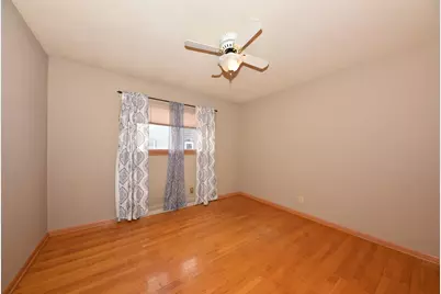 8115 W Acacia St, Milwaukee, WI 53223 - Photo 21