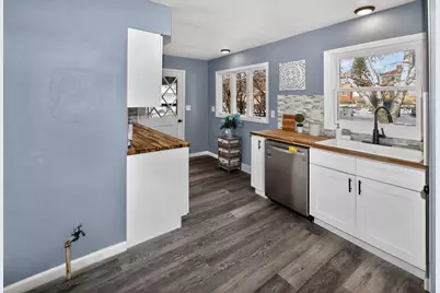 2220 W Neil Pl, Milwaukee, WI 53209 - Photo 5