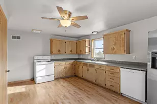 1101 Nagle Ave, Manitowoc, WI 54220 - Photo 17