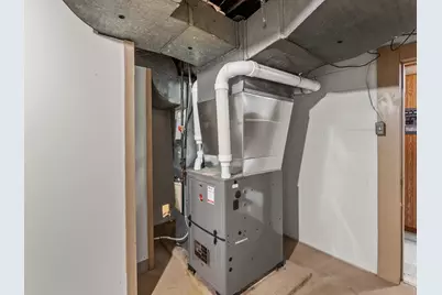 1101  Nagle Ave #1103, Manitowoc, WI 54220 - Photo 35