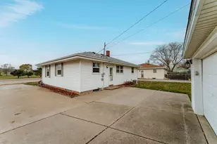 2327 Ohio St, Racine, WI 53405 - Photo 29