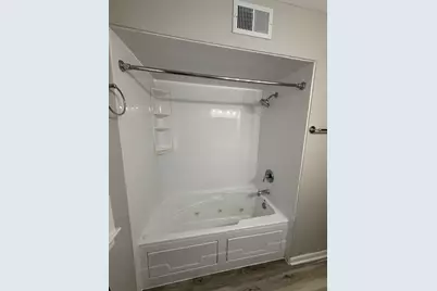 5126 N 67th St, Milwaukee, WI 53218 - Photo 9