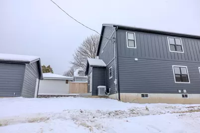 1800 E Hillcrest Ave, Milwaukee, WI 53207 - Photo 21