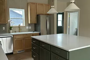 1800 E Hillcrest Ave, Milwaukee, WI 53207 - Photo 5