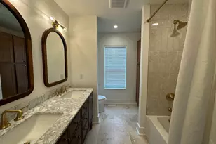 1800 E Hillcrest Ave, Milwaukee, WI 53207 - Photo 15