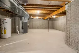 N50W19441 Tamarind Wy, Menomonee Falls, WI 53051 - Photo 23