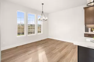 N50W19441 Tamarind Wy, Menomonee Falls, WI 53051 - Photo 9