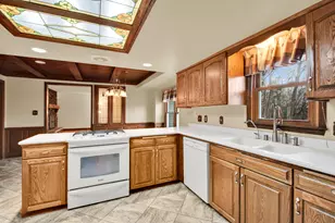 2550 Harmony Cir, Brookfield, WI 53045 - Photo 13