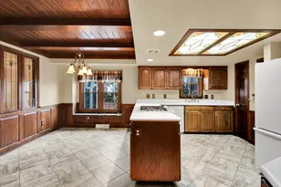 2550 Harmony Cir, Brookfield, WI 53045 - Photo 9