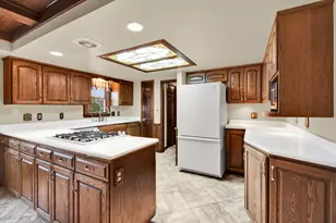 2550 Harmony Cir, Brookfield, WI 53045 - Photo 11