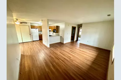 907  Fox Creek Dr #2, Watertown, WI 53098 - Photo 9