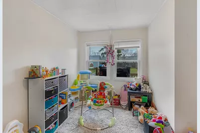 957  Macarthur Dr, Manitowoc, WI 54220 - Photo 7