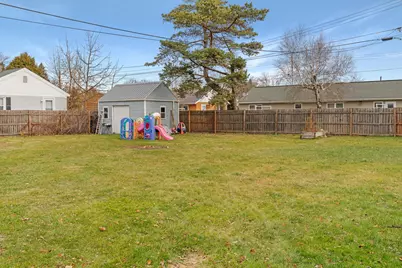 957  Macarthur Dr, Manitowoc, WI 54220 - Photo 23