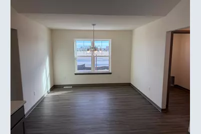 1710  Whalen Dr, Oconomowoc, WI 53066 - Photo 5