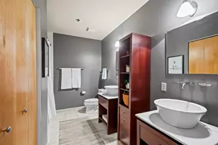 191 N Broadway, Milwaukee, WI 53202 - Photo 17