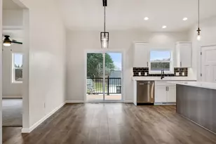 270 Southern Dr, Holmen, WI 54636 - Photo 9