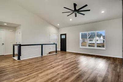 270  Southern Dr, Holmen, WI 54636 - Photo 5