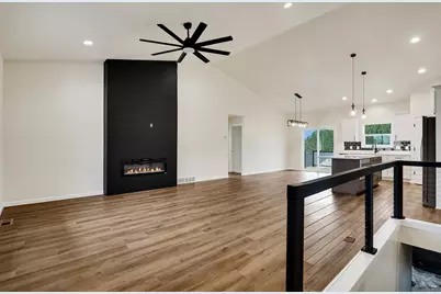 270  Southern Dr, Holmen, WI 54636 - Photo 7