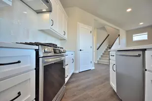 N53W19710 Kingair Dr, Menomonee Falls, WI 53051 - Photo 5