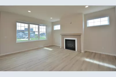 8246 W Bluebird Ct, Mequon, WI 53097 - Photo 9