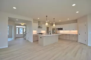 8246 W Bluebird Ct, Mequon, WI 53097 - Photo 7