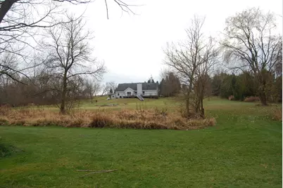 7210  Badger Ln, Wayne, WI 53002 - Photo 33