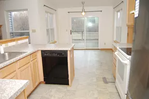 7210 Badger Ln, Wayne, WI 53002 - Photo 9