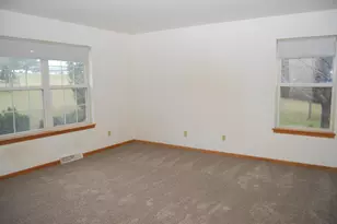 7210 Badger Ln, Wayne, WI 53002 - Photo 13