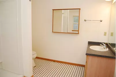 7210  Badger Ln, Wayne, WI 53002 - Photo 17