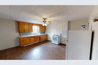 321 E Washington St, Prairie Du Chien, WI 53821 - Photo 11