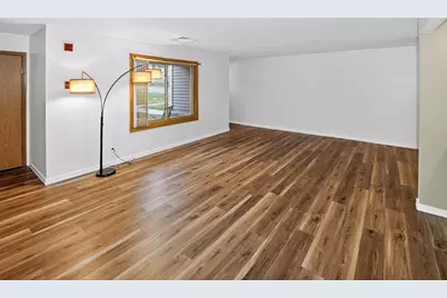 2116  Woodburn Rd #B, Waukesha, WI 53188 - Photo 7