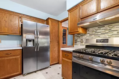 7525 N Redwood Rd, Glendale, WI 53209 - Photo 7