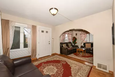 4747 S 21st St, Milwaukee, WI 53221 - Photo 7