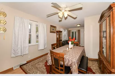 4747 S 21st St, Milwaukee, WI 53221 - Photo 11