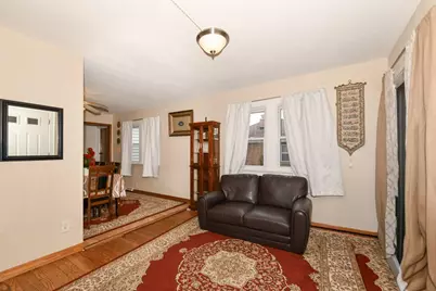 4747 S 21st St, Milwaukee, WI 53221 - Photo 9