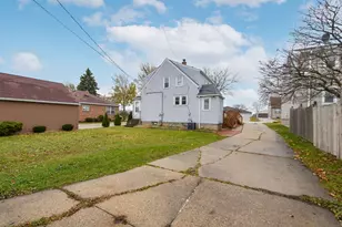 4747 S 21st St, Milwaukee, WI 53221 - Photo 5