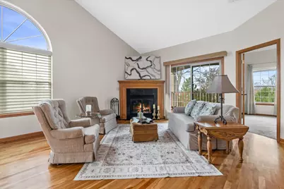 285  Cardinal Ridge Dr, Pewaukee, WI 53072 - Photo 3