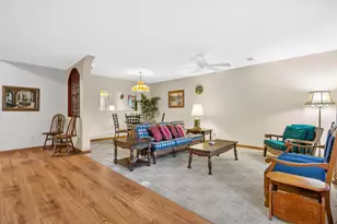 285 Cardinal Ridge Dr, Pewaukee, WI 53072 - Photo 33