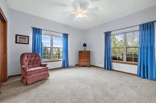 285 Cardinal Ridge Dr, Pewaukee, WI 53072 - Photo 19