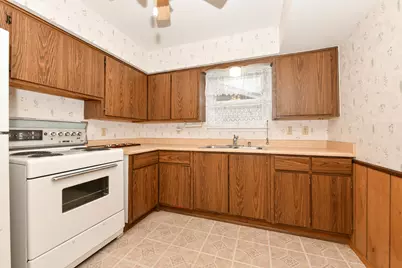 6369 N 101st St, Milwaukee, WI 53225 - Photo 9