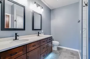 1506 Bridger Dr, Holmen, WI 54636 - Photo 9