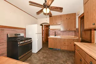 2534 S Brisbane Ave, Milwaukee, WI 53207 - Photo 15