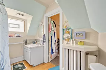 1815 N Oakland Ave, Milwaukee, WI 53202 - Photo 11