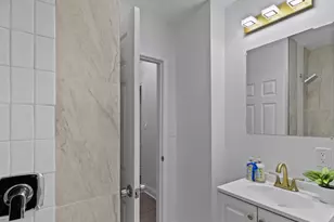 7018 W Hampton Ave, Milwaukee, WI 53218 - Photo 15