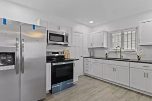 7018 W Hampton Ave, Milwaukee, WI 53218 - Photo 11