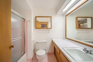 9505 W Orinda Ct, Milwaukee, WI 53224 - Photo 17