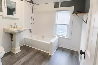 1801 N Wisconsin St #UPPER, Racine, WI 53402 - Photo 5