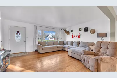 222 N Otis St, Glenbeulah, WI 53023 - Photo 3