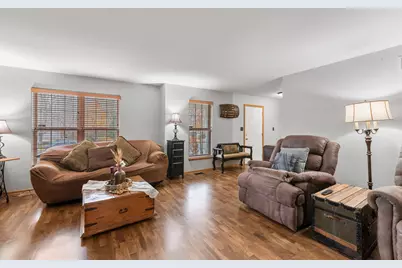 226  Beatrice Dr, Hartford, WI 53027 - Photo 7